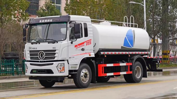 Dongfeng 4×2 Light Truck Sprinkler front view
