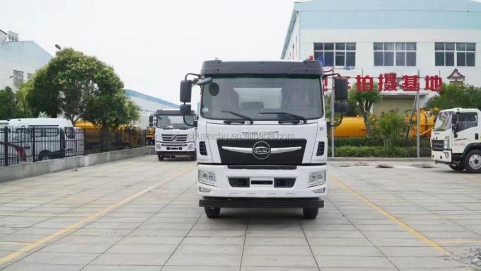 Front view of 4×2 Sprinkler Truck
